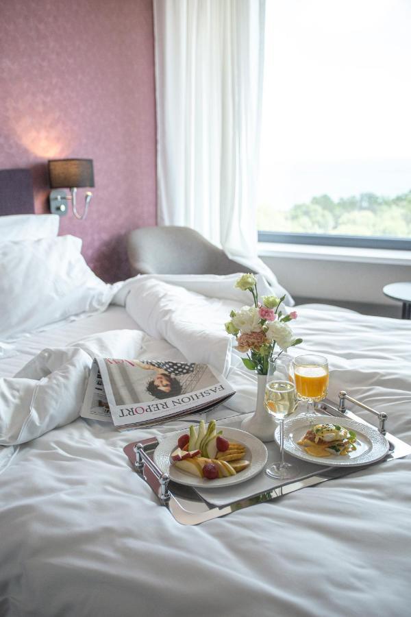 Premier Hotel Odessa Eksteriør billede Room service