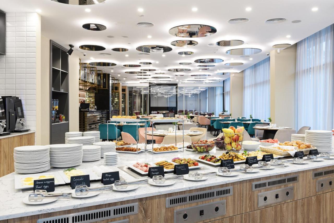 Premier Hotel Odessa Eksteriør billede The buffet at the lounge