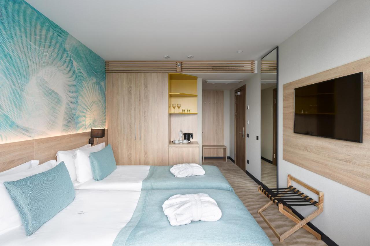 Premier Hotel Odessa Eksteriør billede A room at the hotel