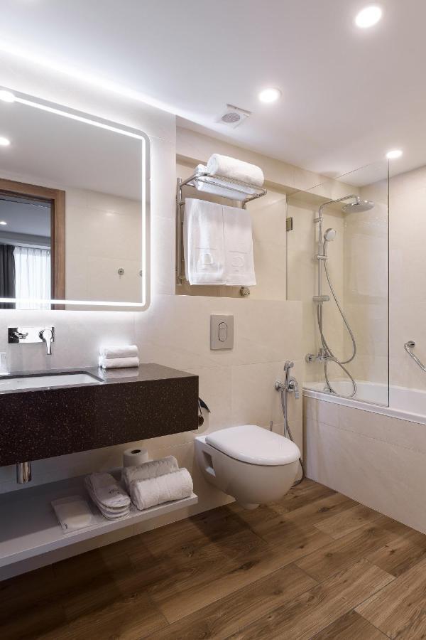 Premier Hotel Odessa Eksteriør billede Bathroom