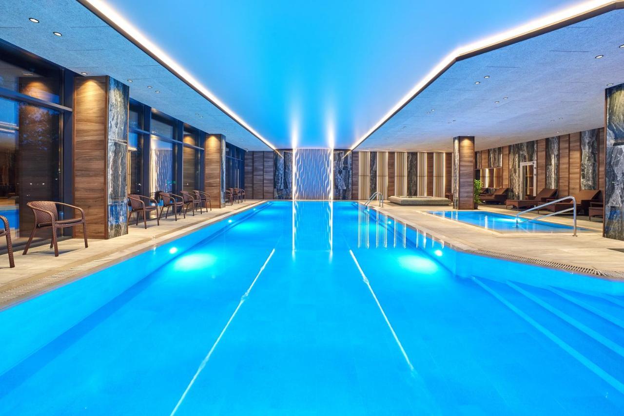Premier Hotel Odessa Eksteriør billede The swimming pool at the hotel