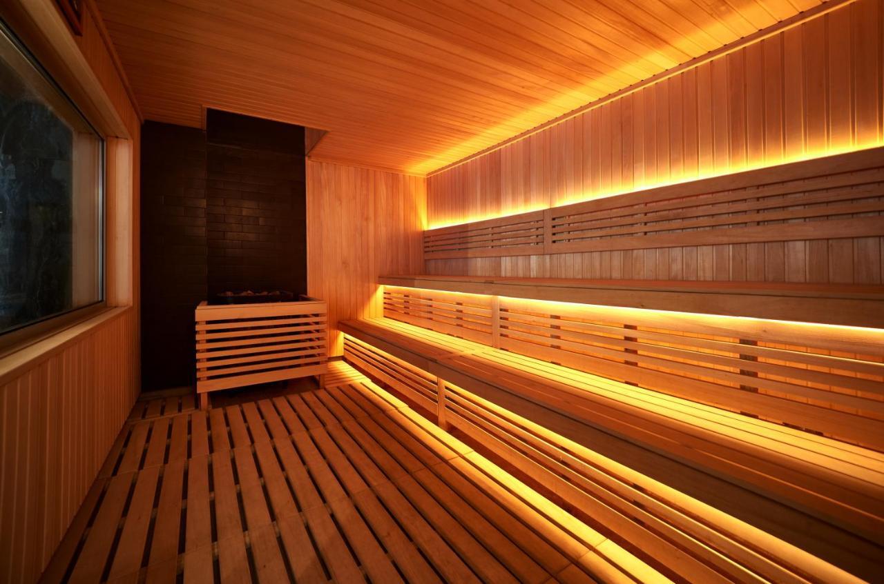 Premier Hotel Odessa Eksteriør billede A modern Finnish sauna