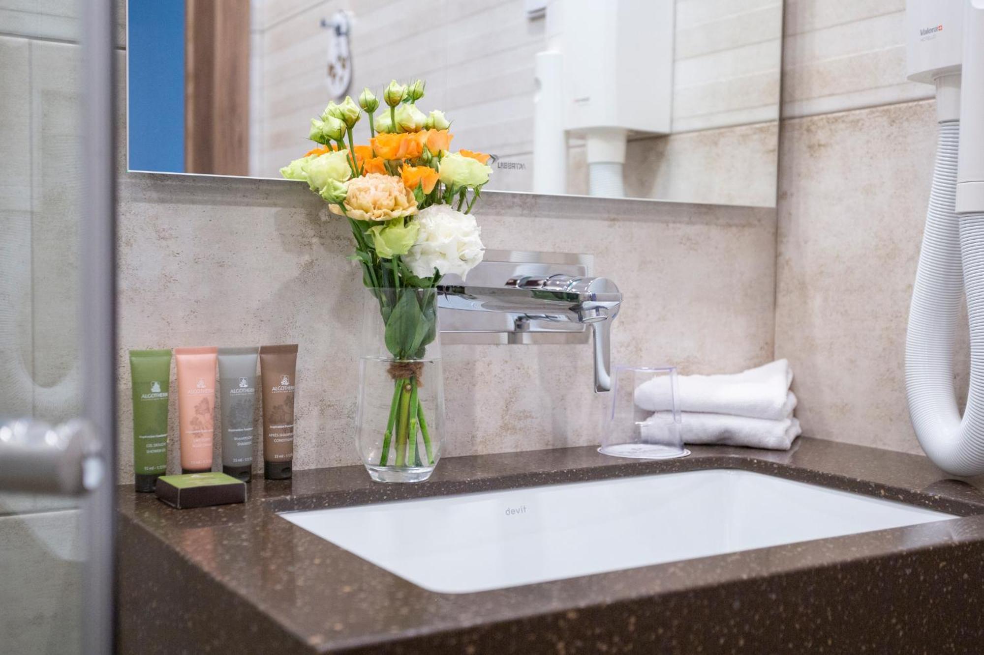 Premier Hotel Odessa Værelse billede Bathroom